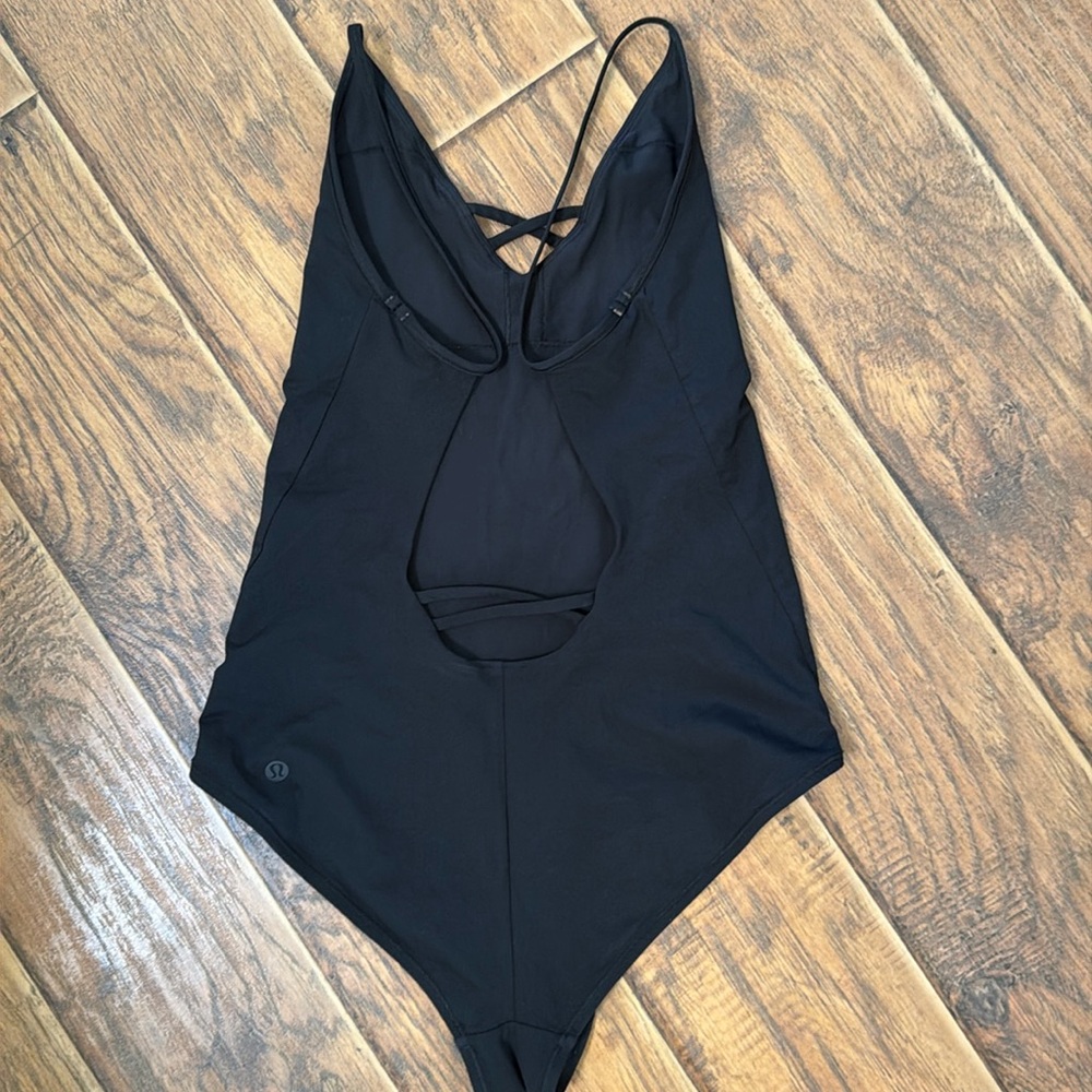 NWT Lululemon Shoreline One Piece Swimsuit ~ Black ~ Sz 4 ~ Strappy Back